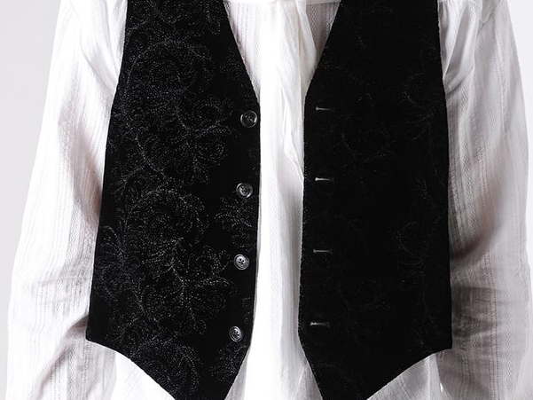 Ann Demeulemeester を象徴するアイテム JUIKKO CLASSIC WAISTCOAT の