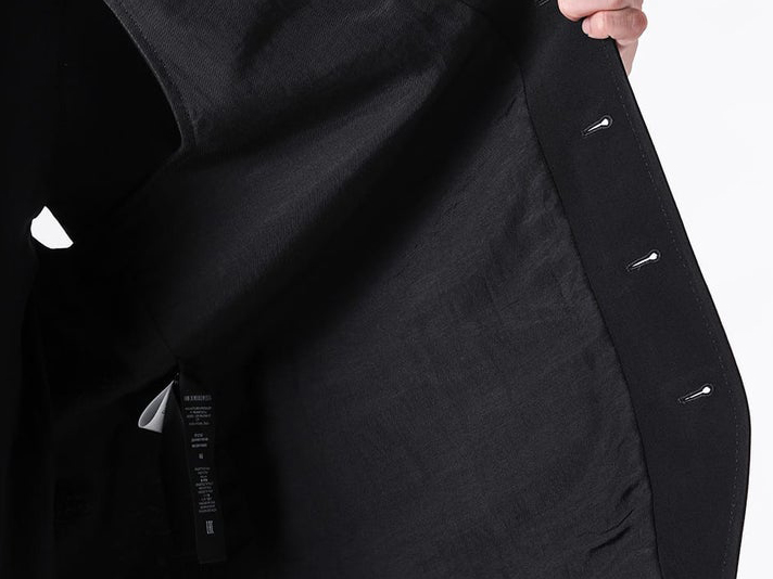 Ann Demeulemeester を象徴するアイテム JUIKKO CLASSIC WAISTCOAT の