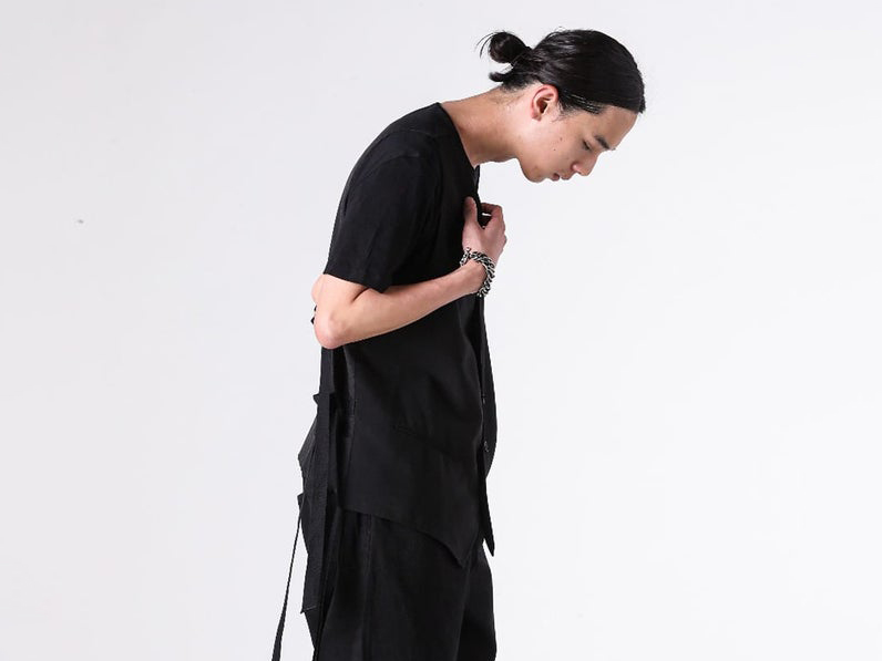 Ann Demeulemeester を象徴するアイテム JUIKKO CLASSIC WAISTCOAT の