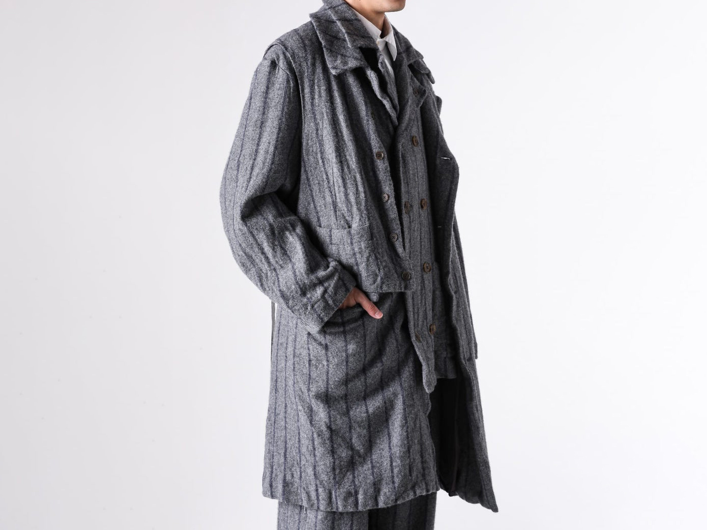 kolor(カラー) 26AW コート2型の構造美とサイズ感・着用レビュー