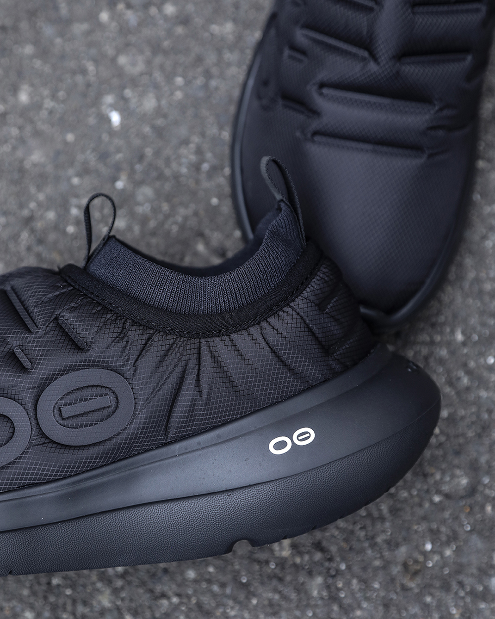 OOFOS (ウーフォス)の冬用リカバリースニーカーOOmy Thermo Zenを徹底