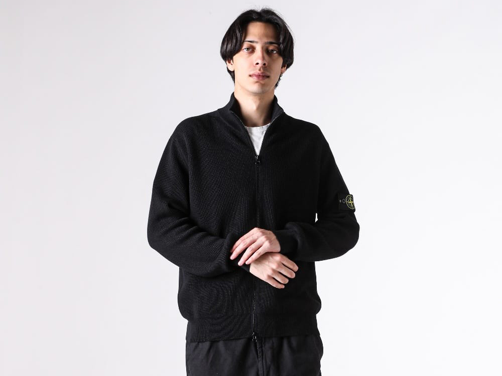Stone  黒　ショールカラーニット Stone Island Knitwear Special: 4 Styles for Fall/Winter 2026