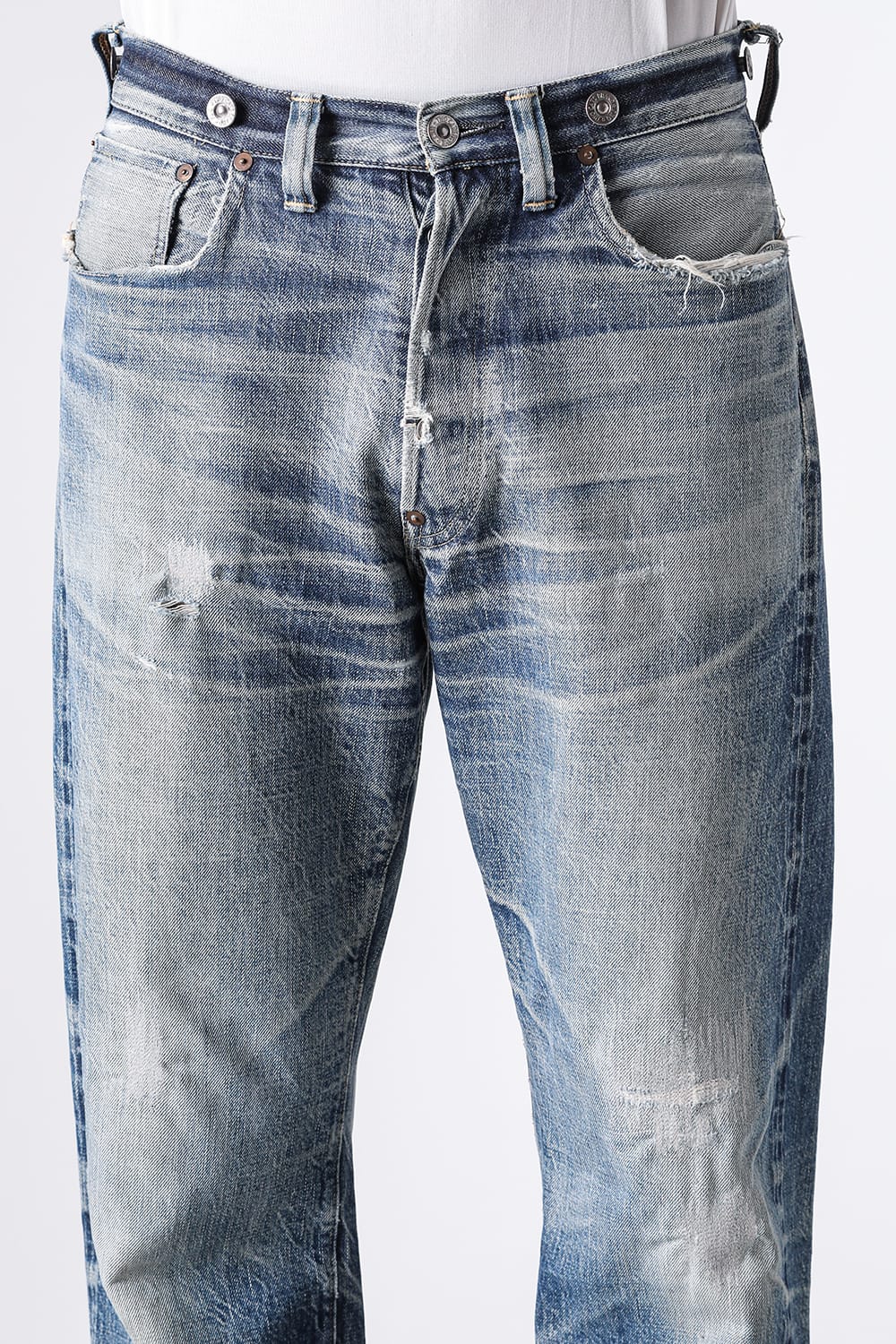 穿き込んだ20's Jeansの前腰とサスペンダーボタン、ボタンフライ