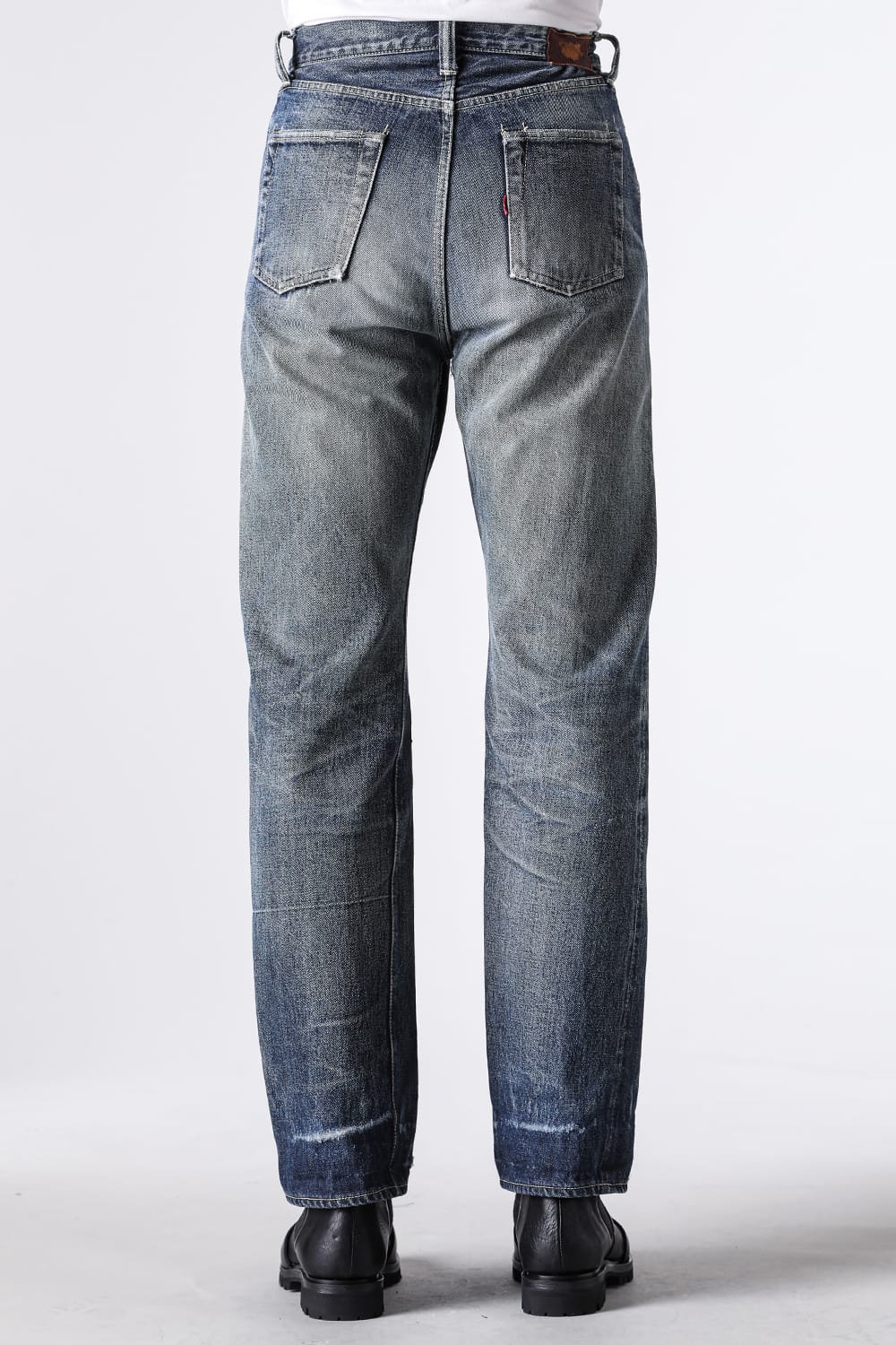 TCB S40's Jeansの後ろ姿と左右のポケットの着用時の見え方
