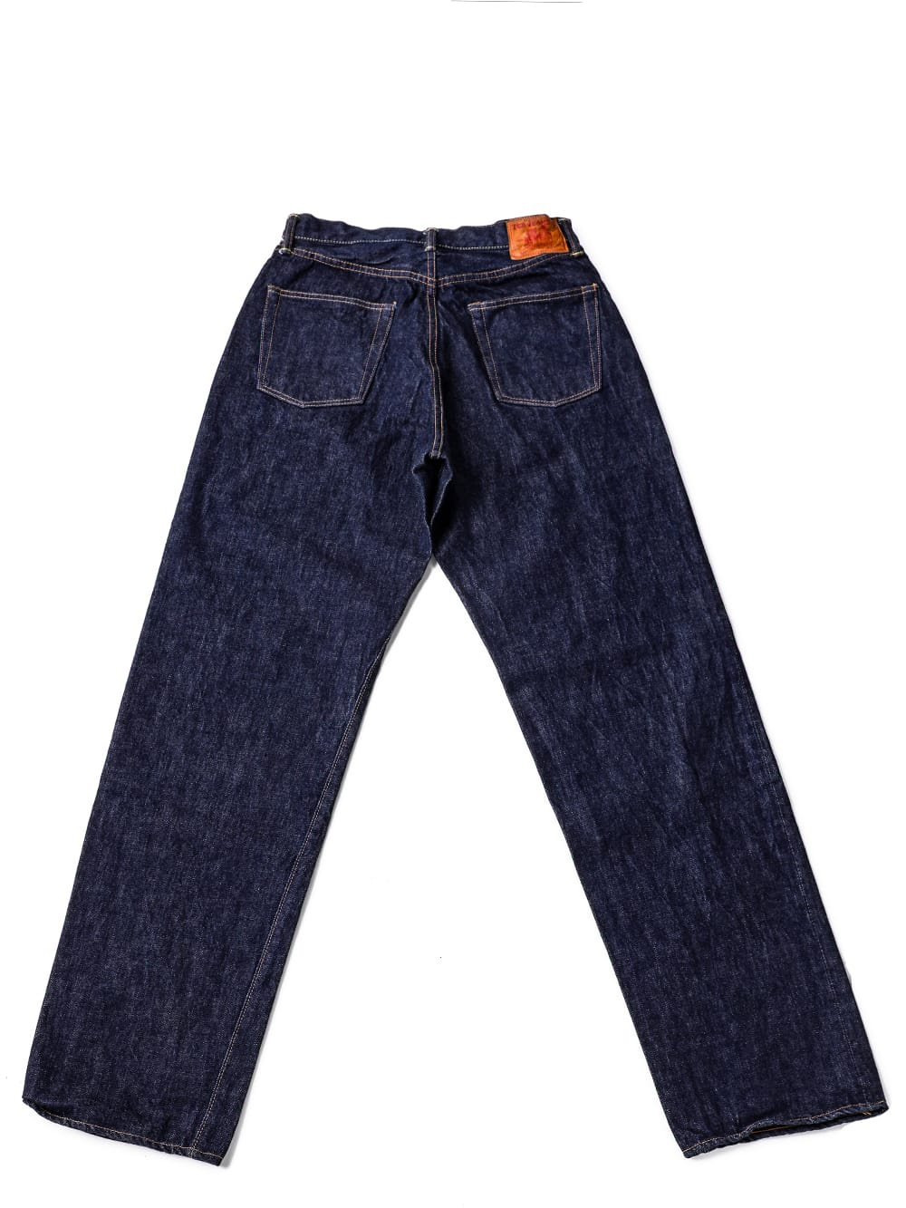 Baggy 50sジーンズを平置きした背面と腰のパッチ