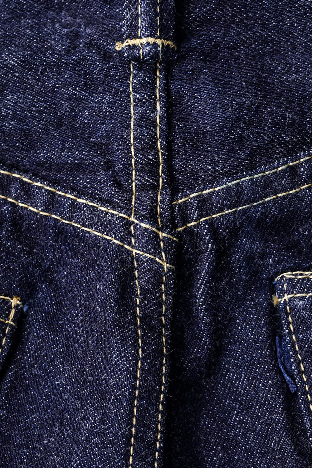 TCB Late S40's Jeansの後ろ中央のヨーク接ぎとベルトループ