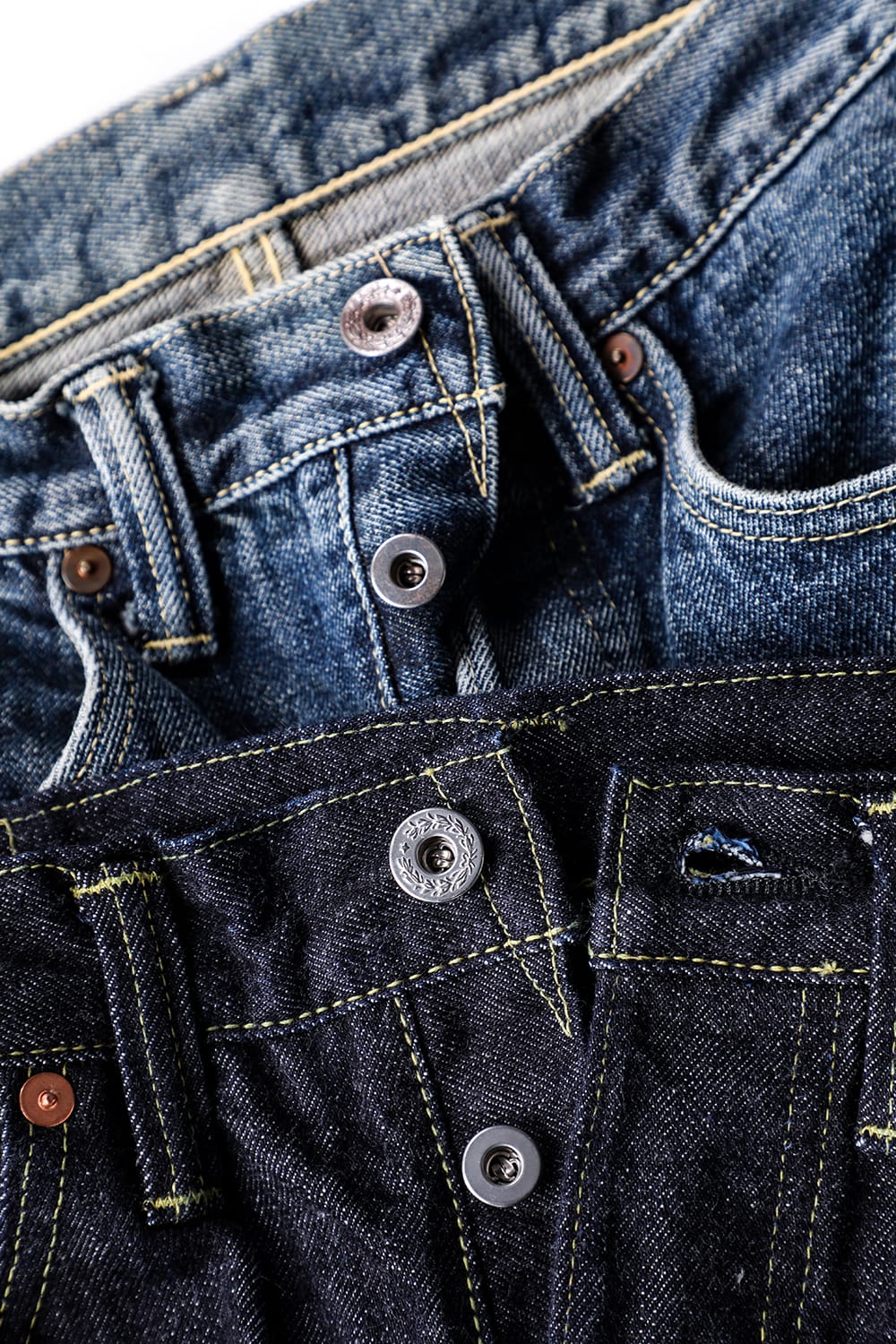 TCB S40's Jeansの月桂樹トップボタンとドーナツ形のフライボタン