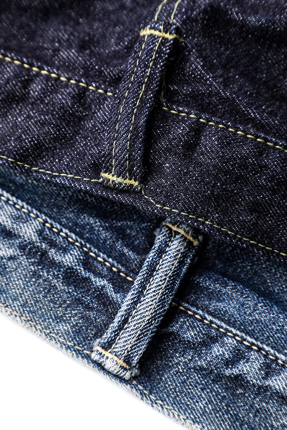 TCB S40's Jeansの濃色と経年個体のベルトループと腰帯