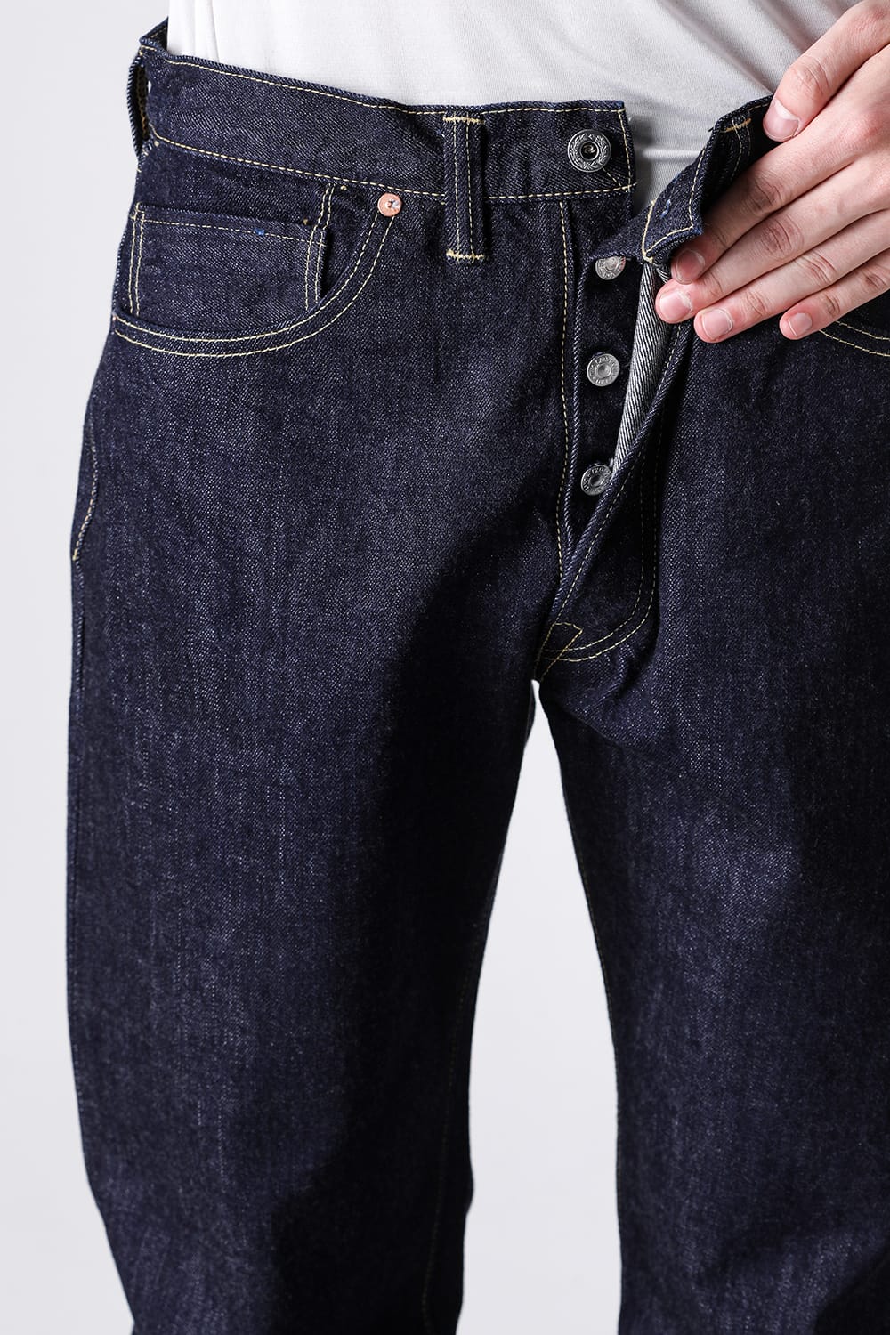 TCB Late S40's Jeansの開いたボタンフライ