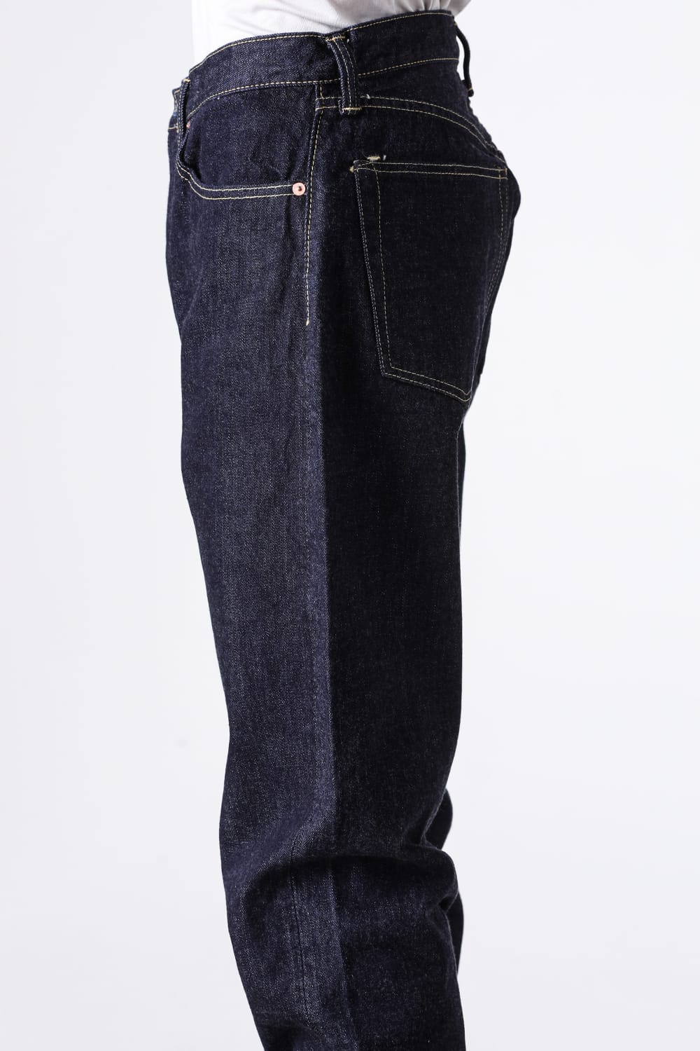 TCB Late S40's Jeansの腰脇とヒップに沿う濃紺の生地