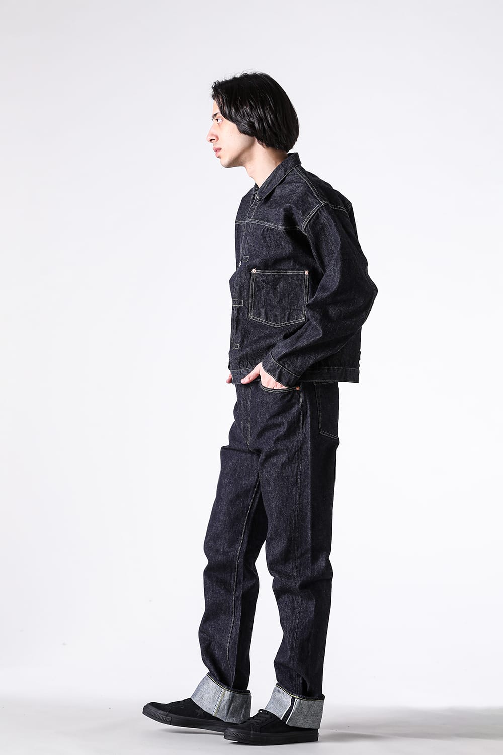 New S40's Jacketを横から見た短い着丈と袖の分量