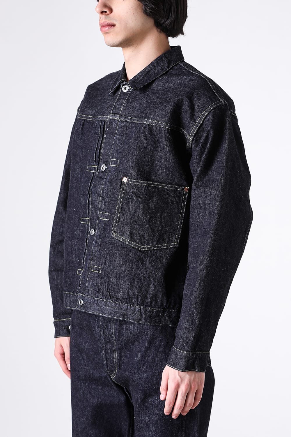 New S40's Jacketを前を留めて着た時の身幅と肩の落ち方