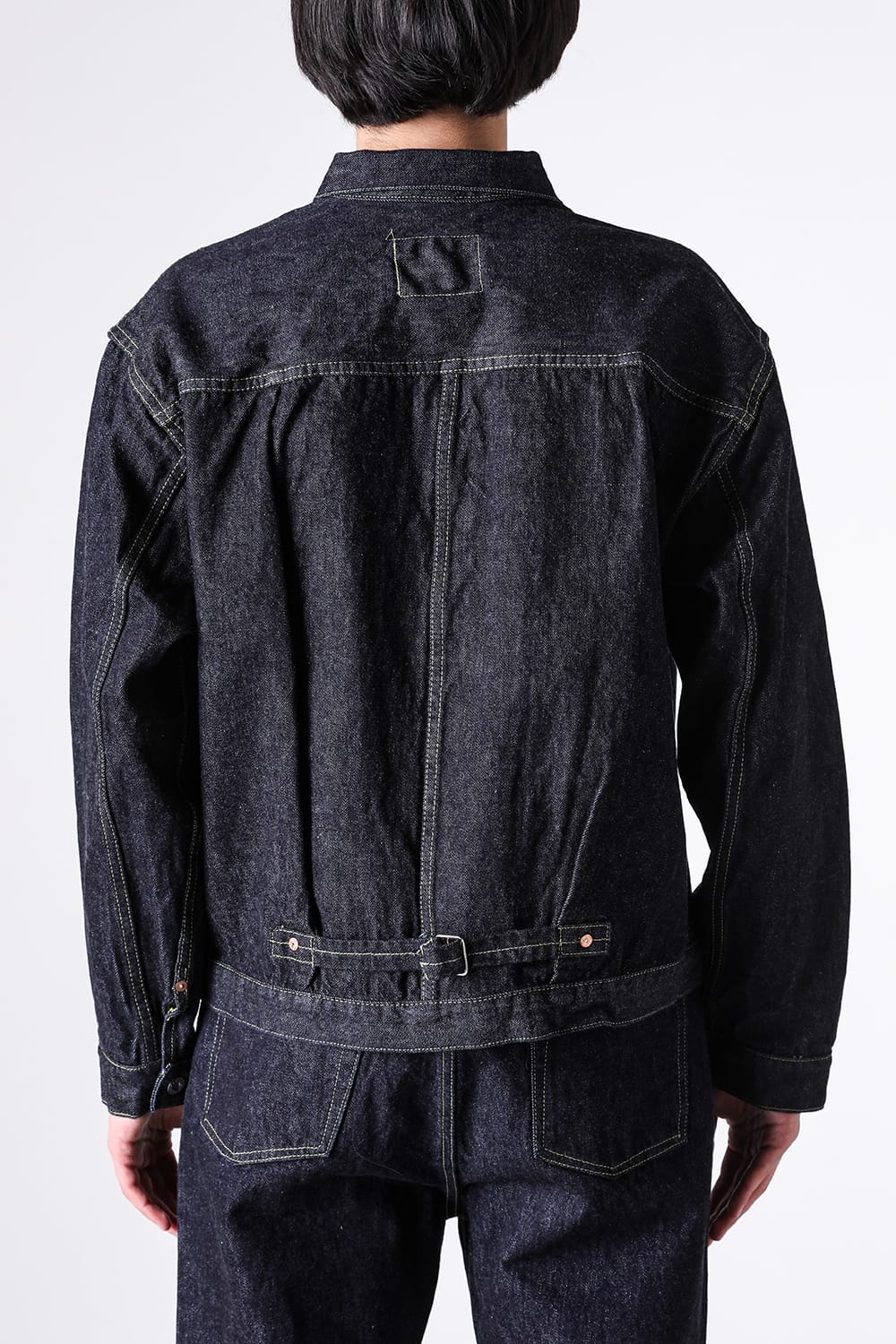 New S40's Jacketの背中中央の接ぎと裾のシンチバック