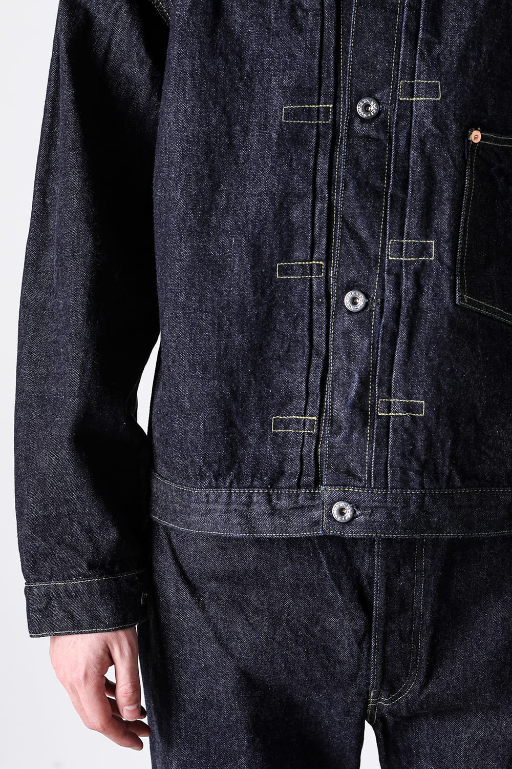 New S40's Jacketの前身頃で左右の高さがずれたボックスステッチ