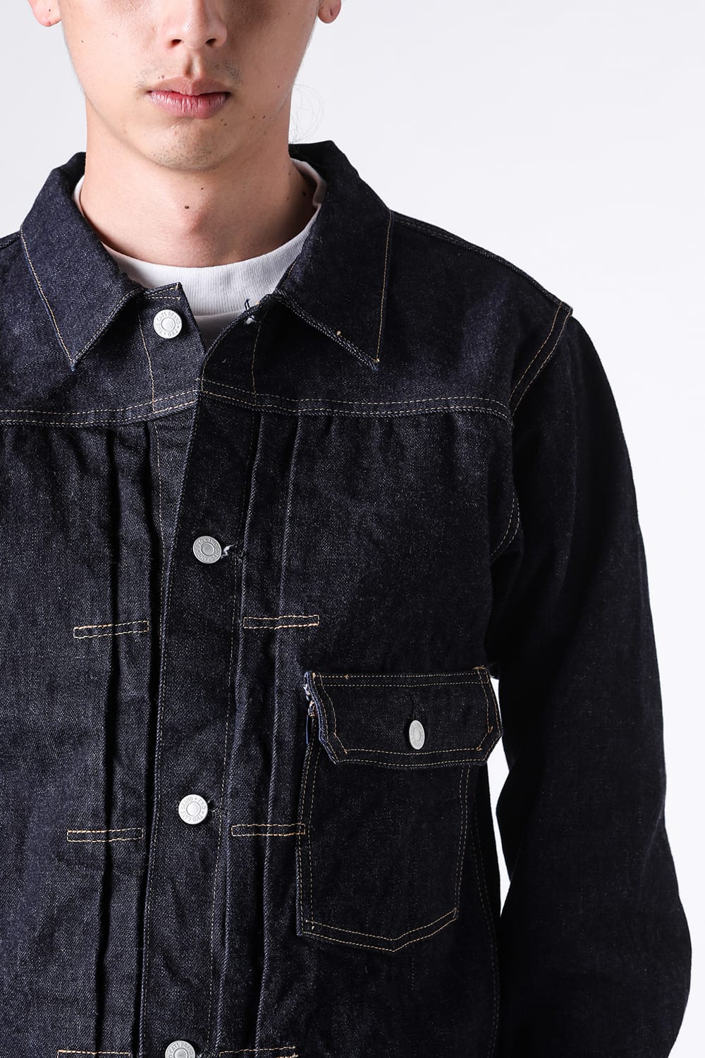 30's Jacketの角度のある襟と角のあるフラップ