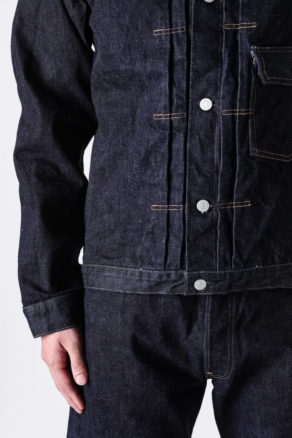 30's Jacketの前立てとプリーツを押さえる横長のステッチ