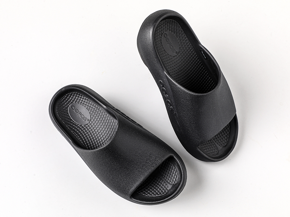 OOFOS - OOahh+ model image