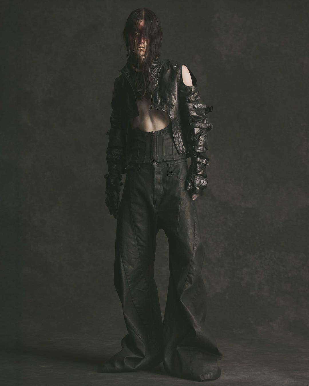 JULIUS(ユリウス) 26SS(春夏) コレクションルック 1-0015