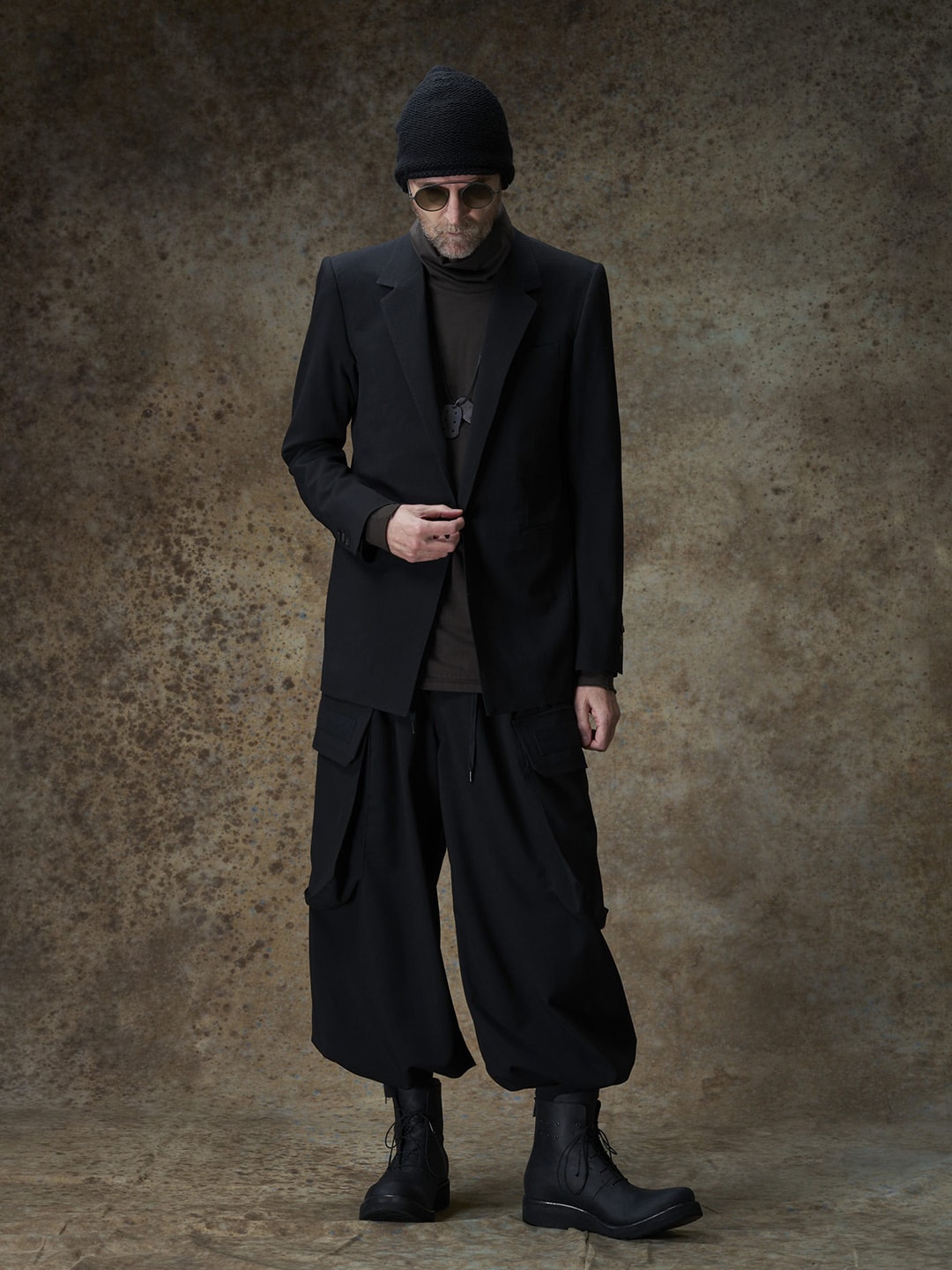 一見シンプルだが複雑な構造を持つDEVOAのジャケットのディテール