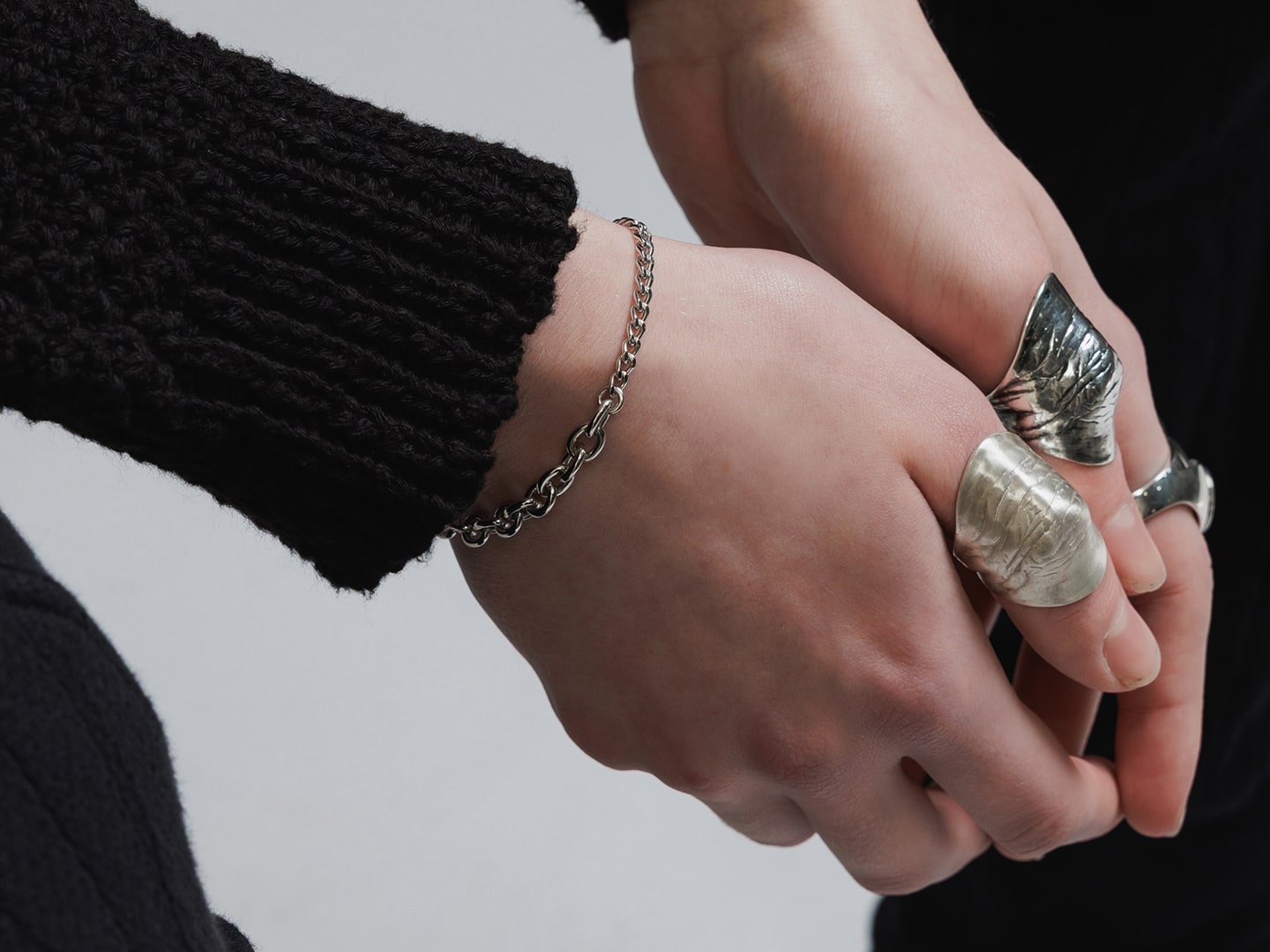 Close-up of the M.A.R.S. thumb ring