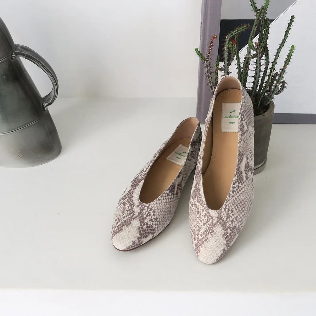 エンチャンテッドenchanted本革ソフトレザーVカットバブーシュン