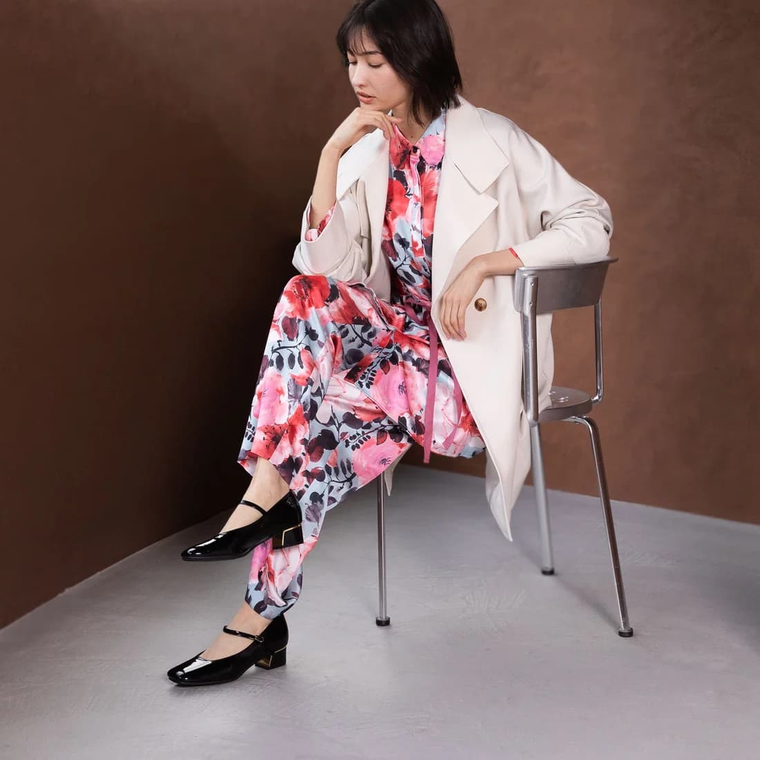 エンチャンテッドenchanted晴雨兼用スクエアトゥレインストラップパンプス