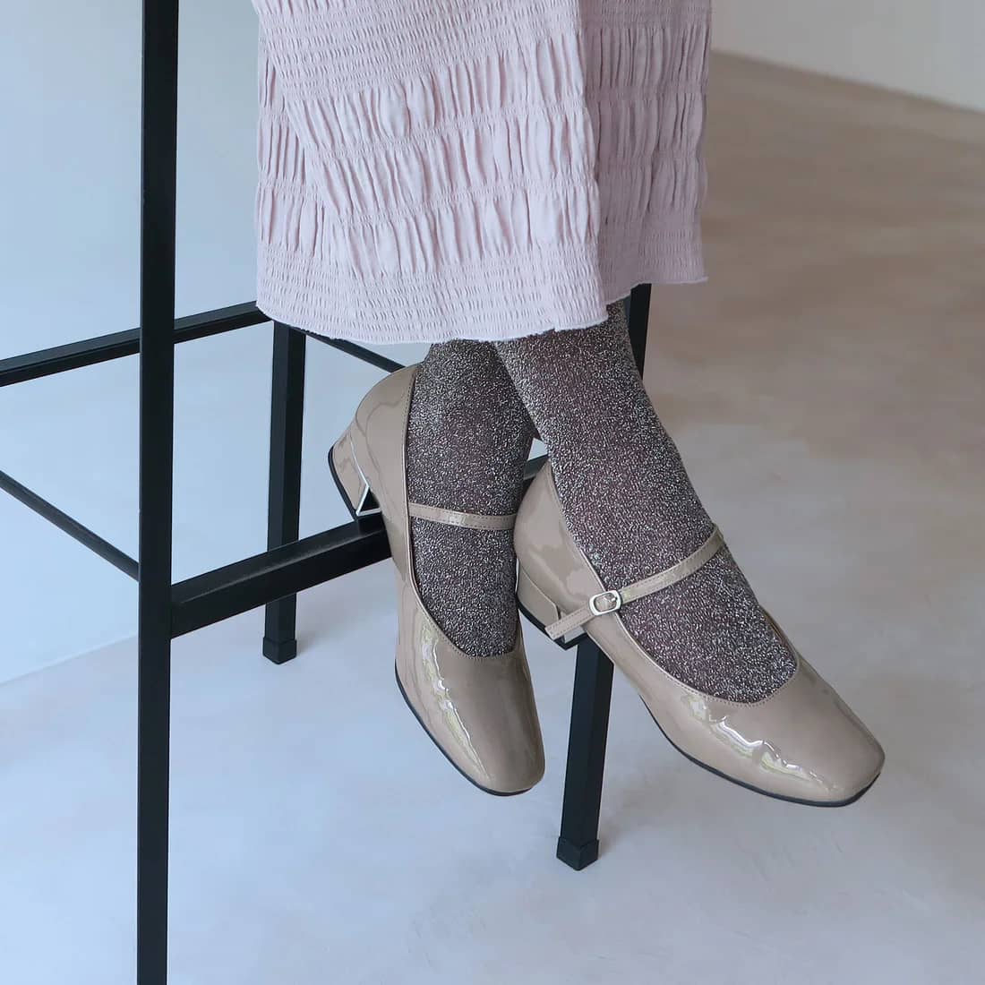 エンチャンテッドenchanted晴雨兼用スクエアトゥレインストラップパンプス