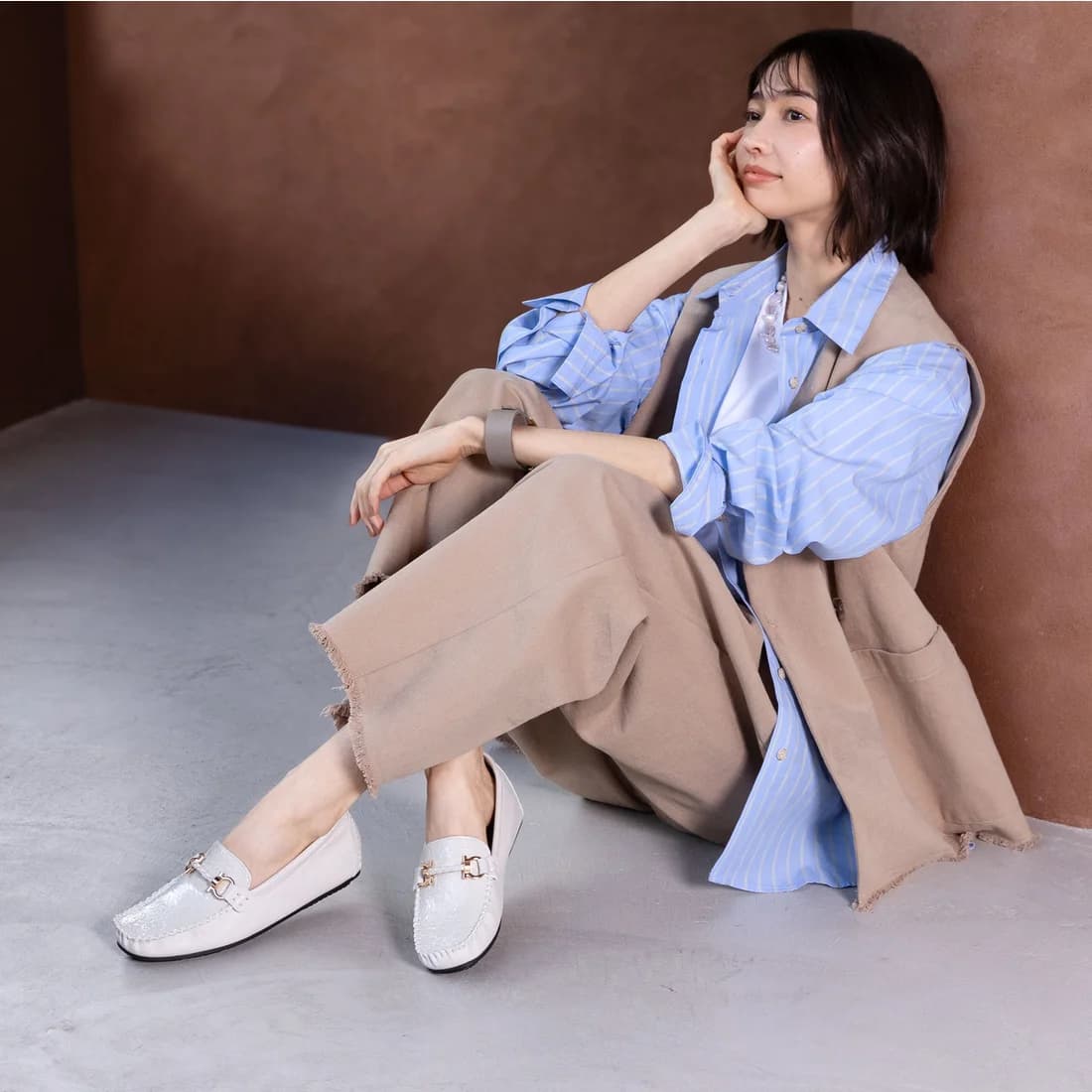 ソフトビットモカシンフラットシューズ（アイボリーコンビ）