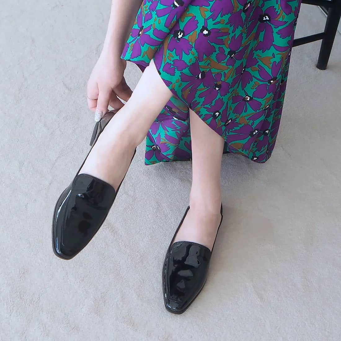 晴雨兼用フラットスリッポンシューズ（ブラックエナメル）