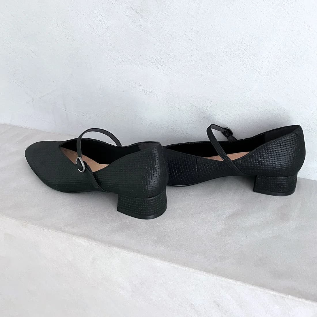 エンチャンテッドenchanted本革Vカットスクエアメリージェーンパンプス