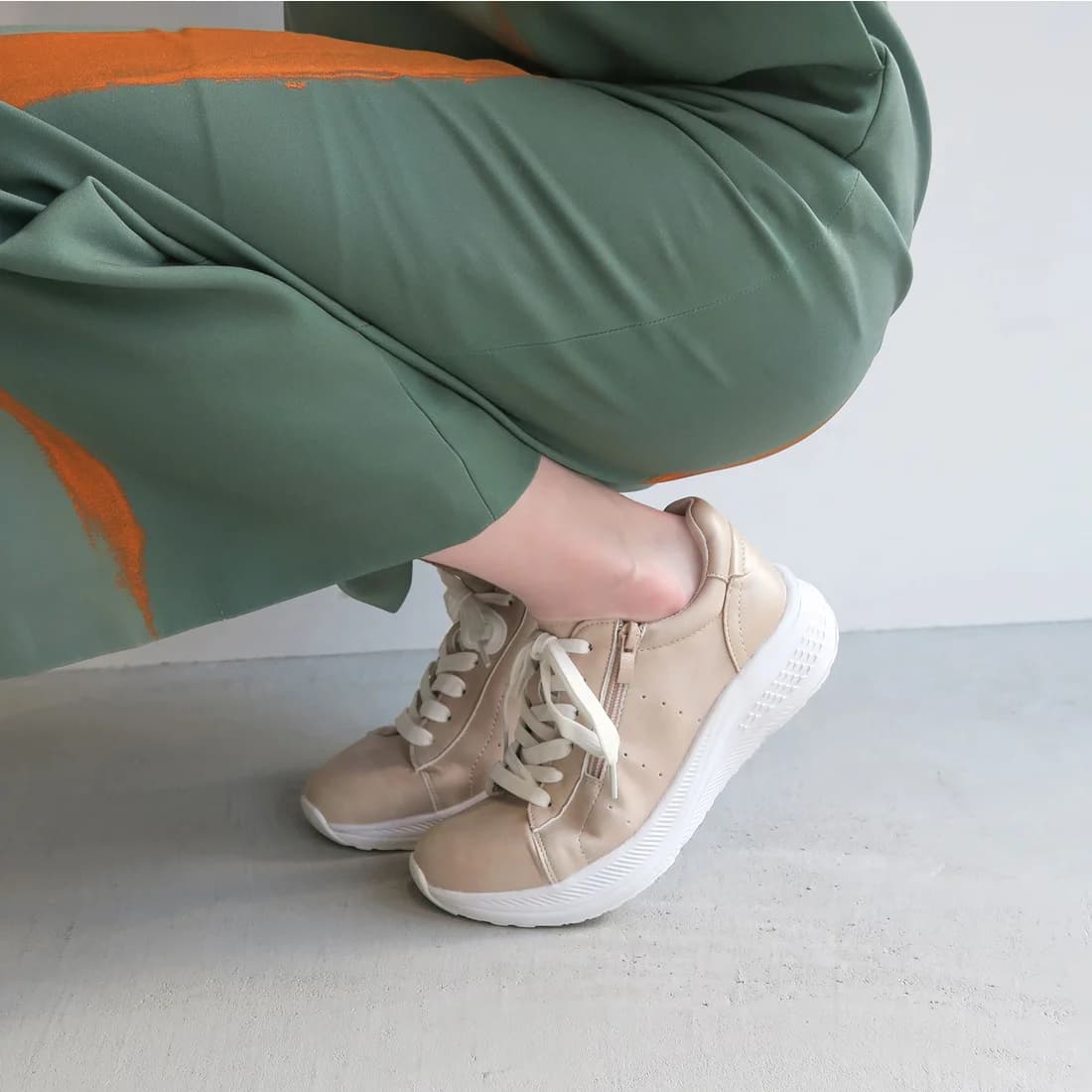 サイドジップレースアップスニーカー