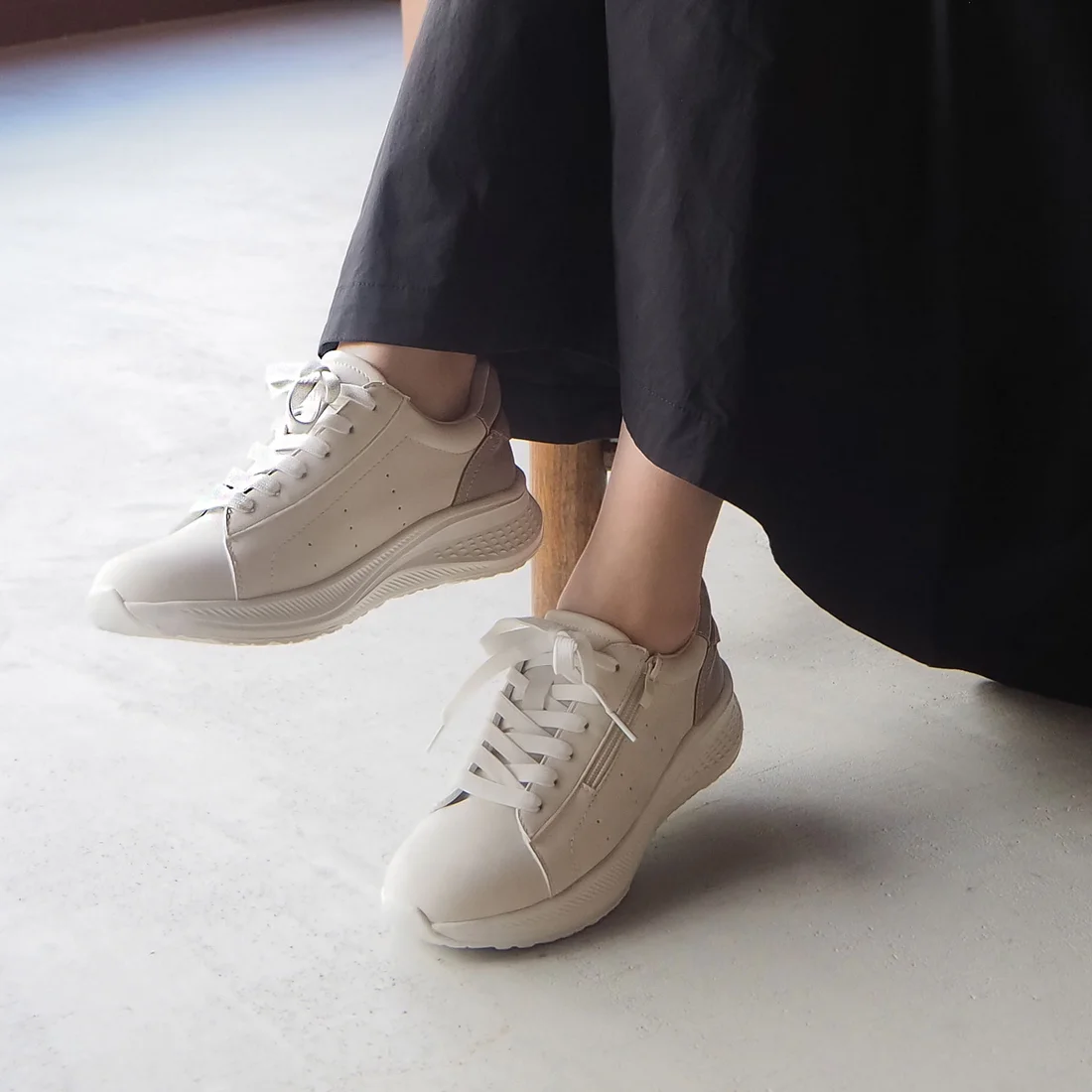 サイドジップレースアップスニーカー（アイボリーコンビ）