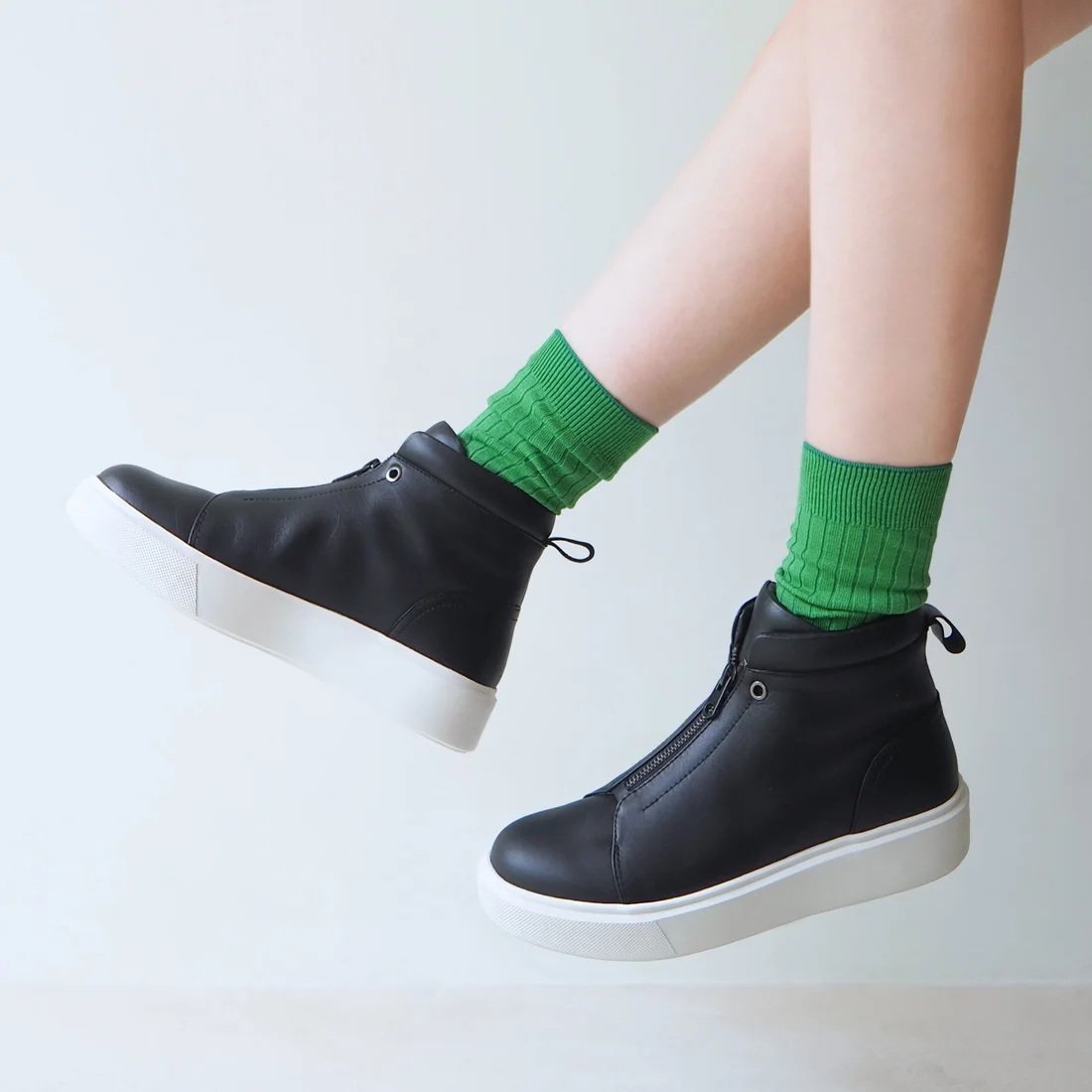 本革センタージップハイカットスニーカー(ブラック)