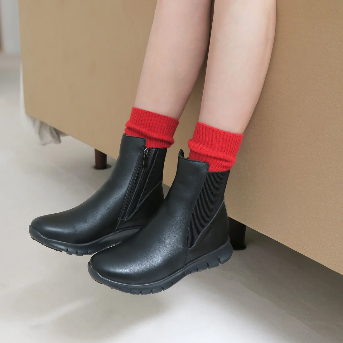 本革サイドリブジップショートブーツ（ブラック）