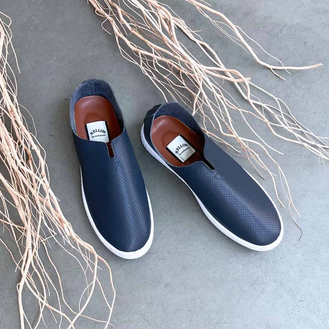 【魔法の靴】パンチングメッシュソフトバブーシュ（ネイビー）