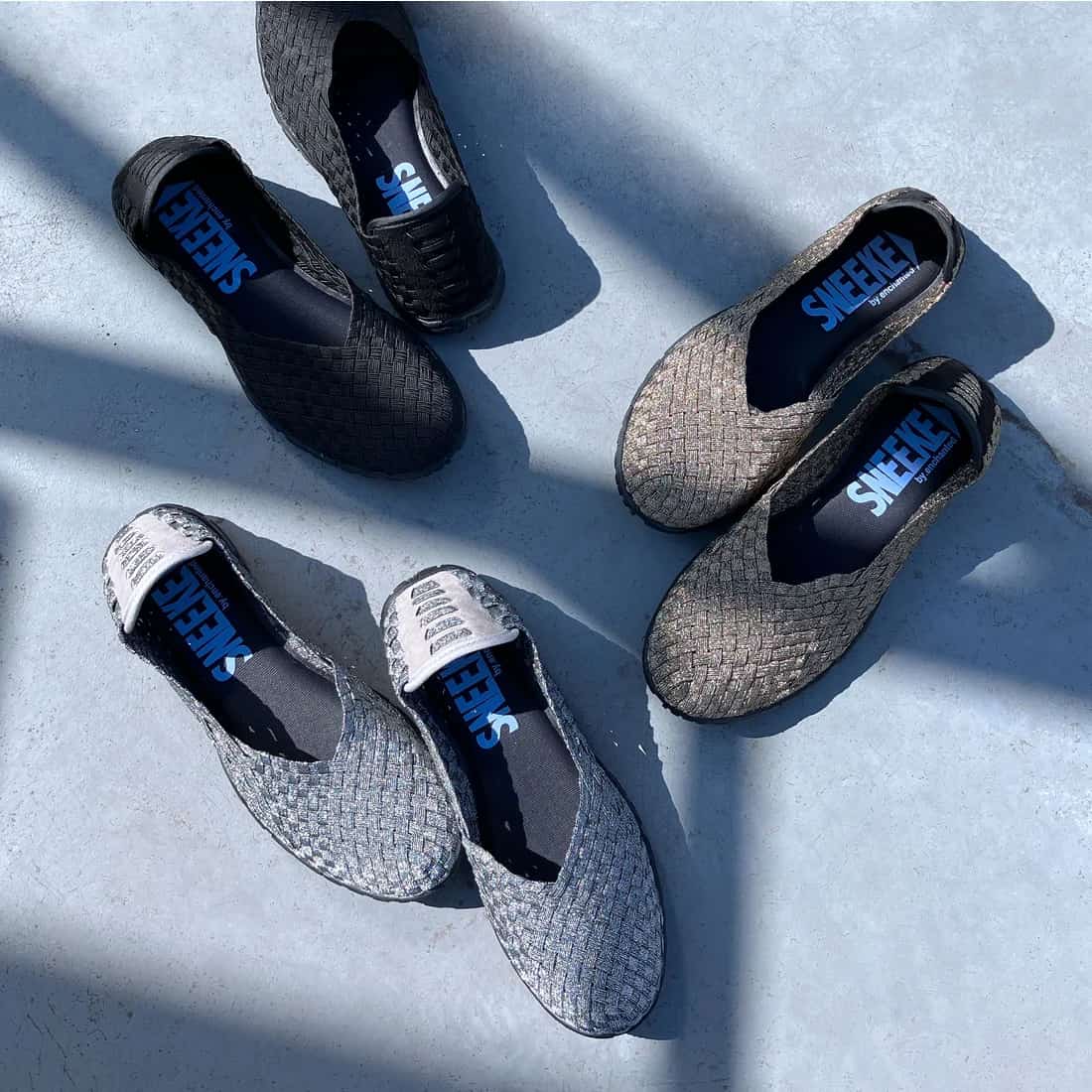 スニークバイエンチャンテッドメッシュVカットシューズ