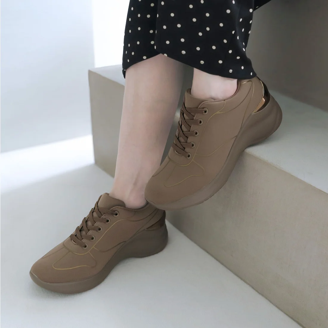 《SNEEKE》トリックラインスリッポンスニーカー(グレージュ)