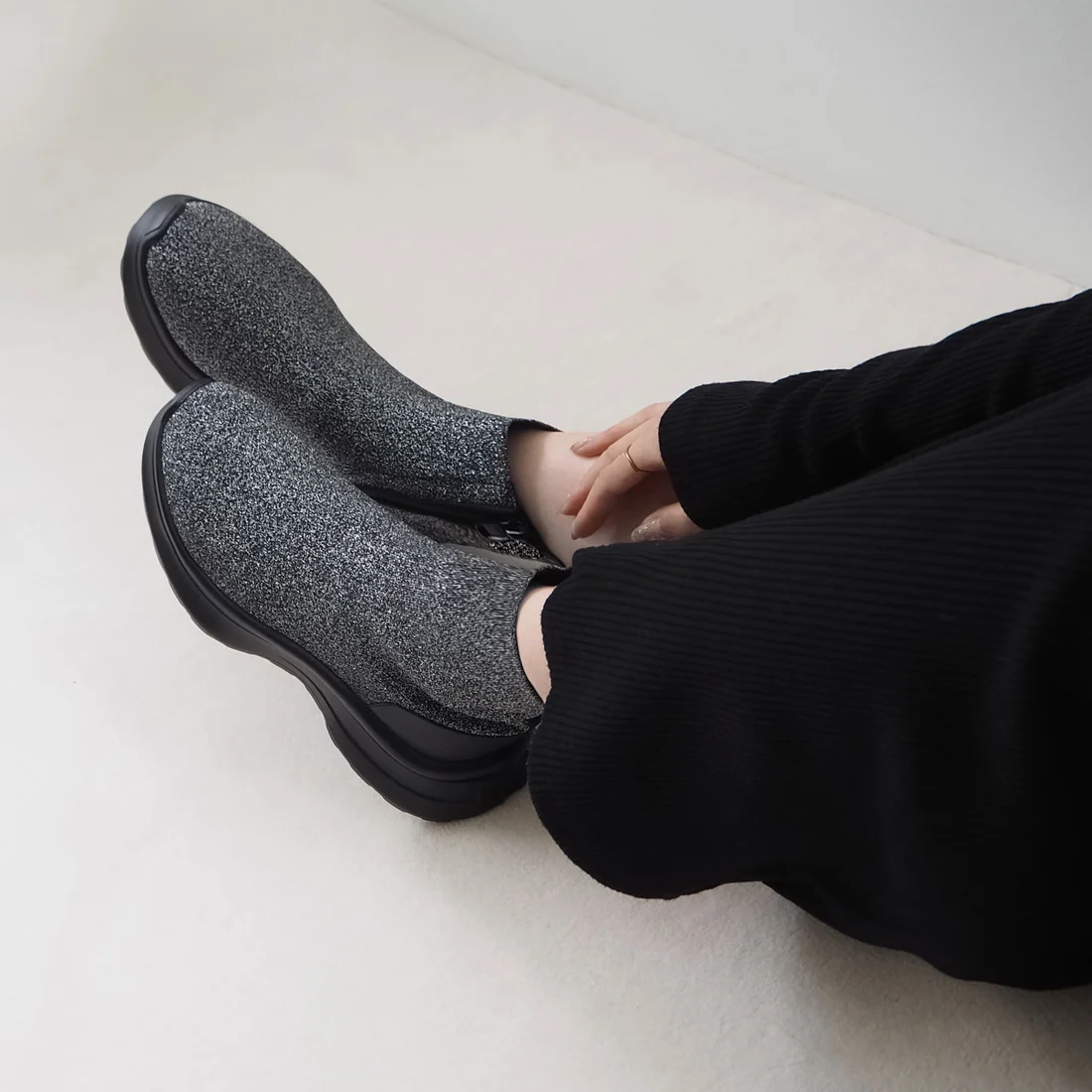 サイドジップスニーカーソールニットブーツ（ダークシルバー）