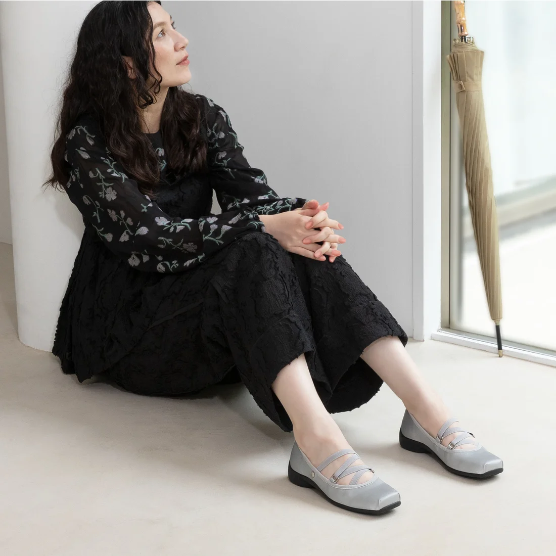 エンチャンテッドenchanted晴雨兼用ルートエラスティックスクエアトゥシューズ