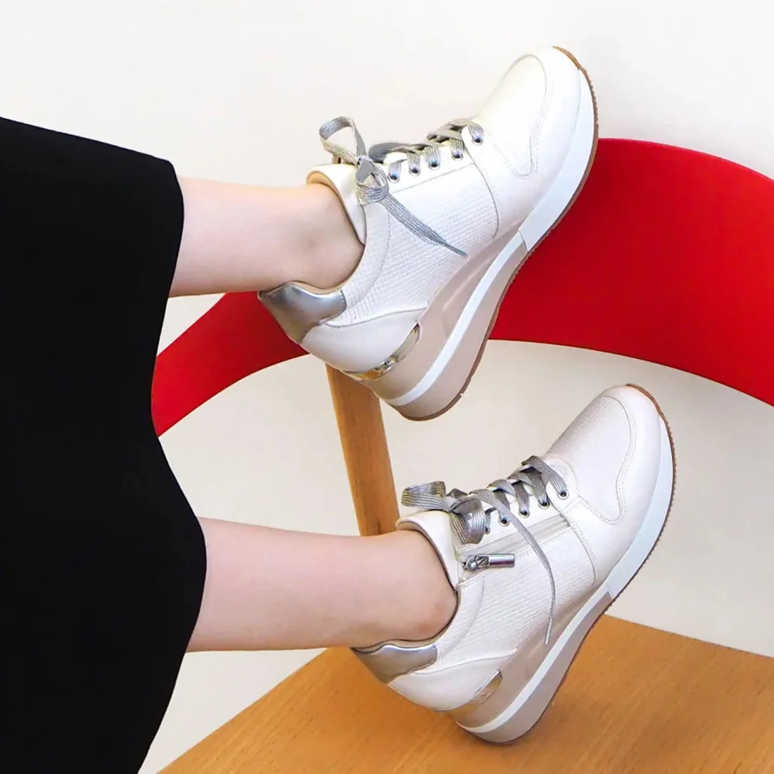 テクスチャーサイドジップウェッジスニーカー（ホワイト）