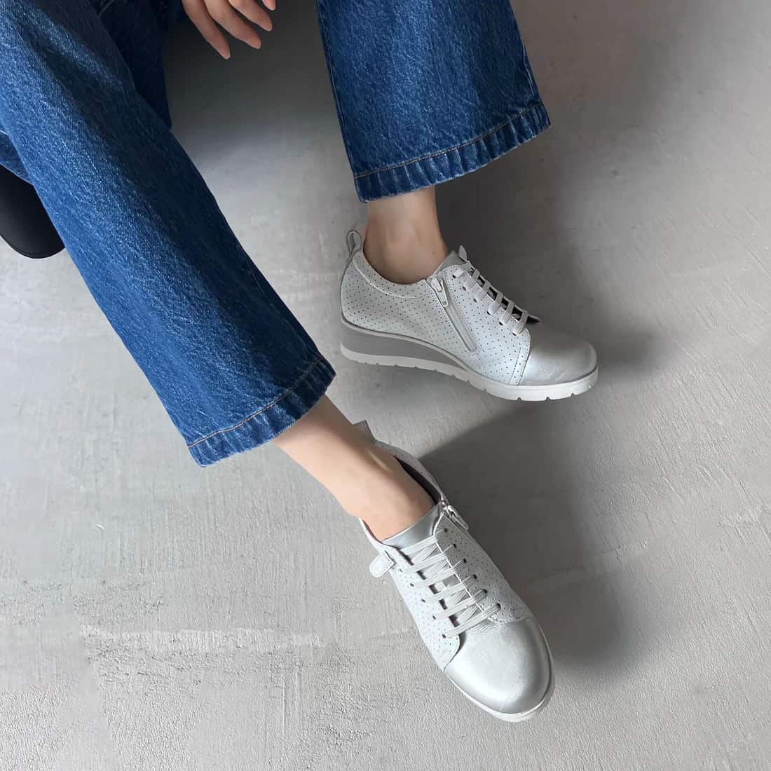 本革サイドジップエラスティックレースウェッジスニーカー（ホワイト）