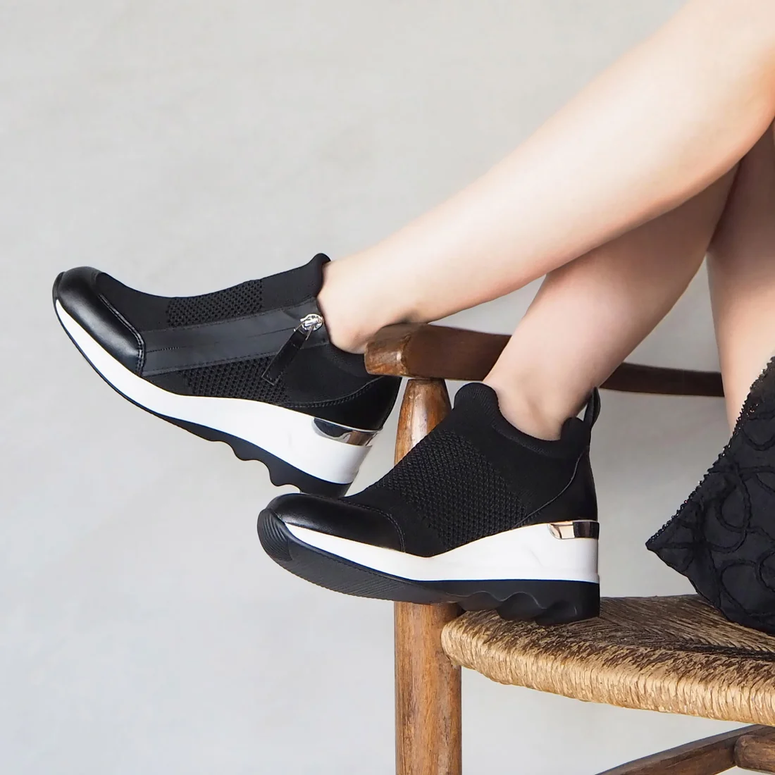 ハイウェッジサイドジップスニーカー（ブラック）