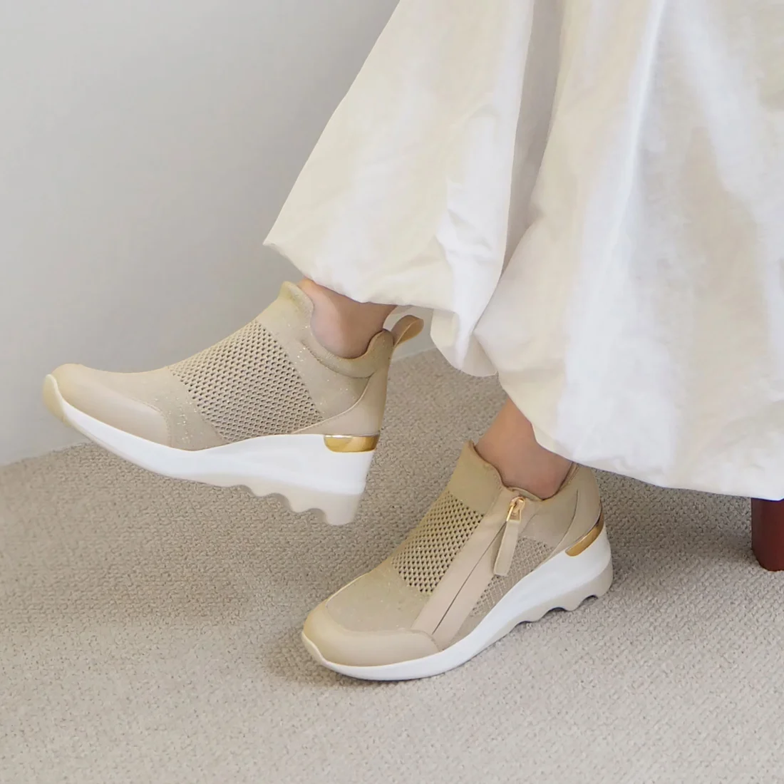 ハイウェッジサイドジップスニーカー（プラチナ）