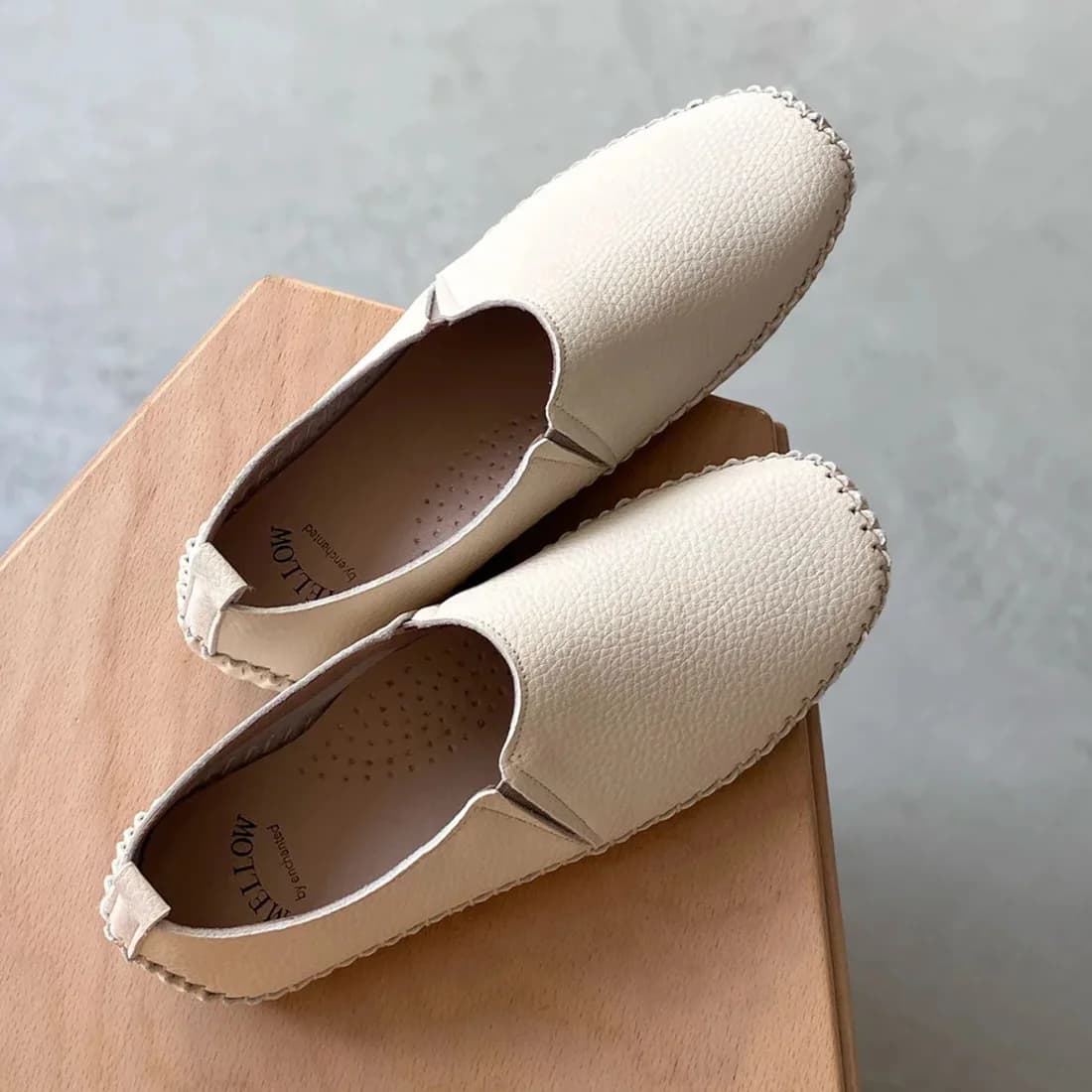 ソフトフィットスリッポンフラットシューズ（アイボリー）