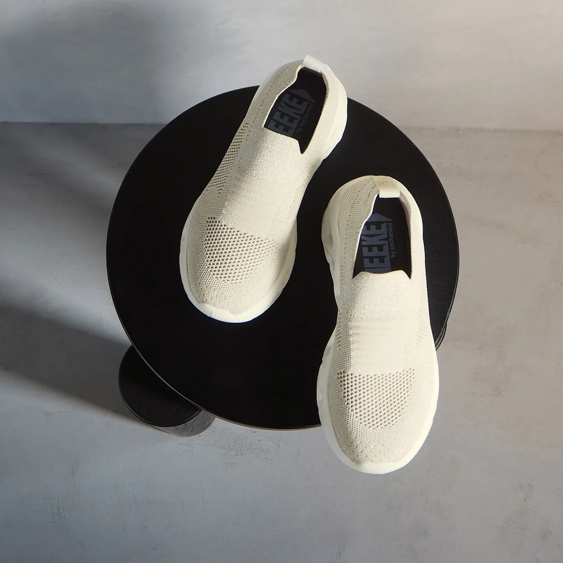 SNEEKE エアリーソールスリッポンニットスニーカー（ライトベージュ）