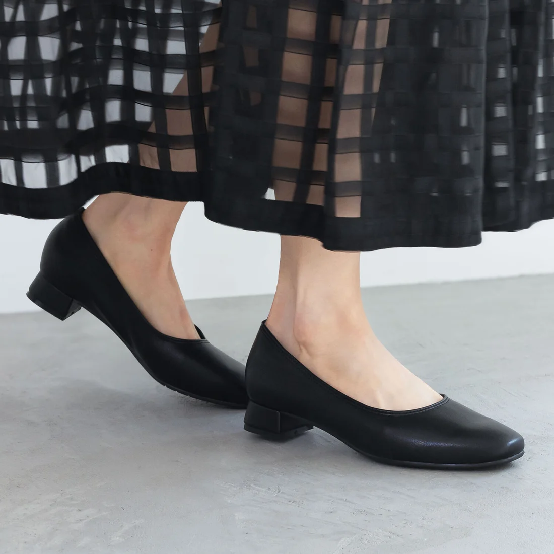 晴雨兼用3Dインソールスクエアトゥ2.5cmパンプス（ブラック）