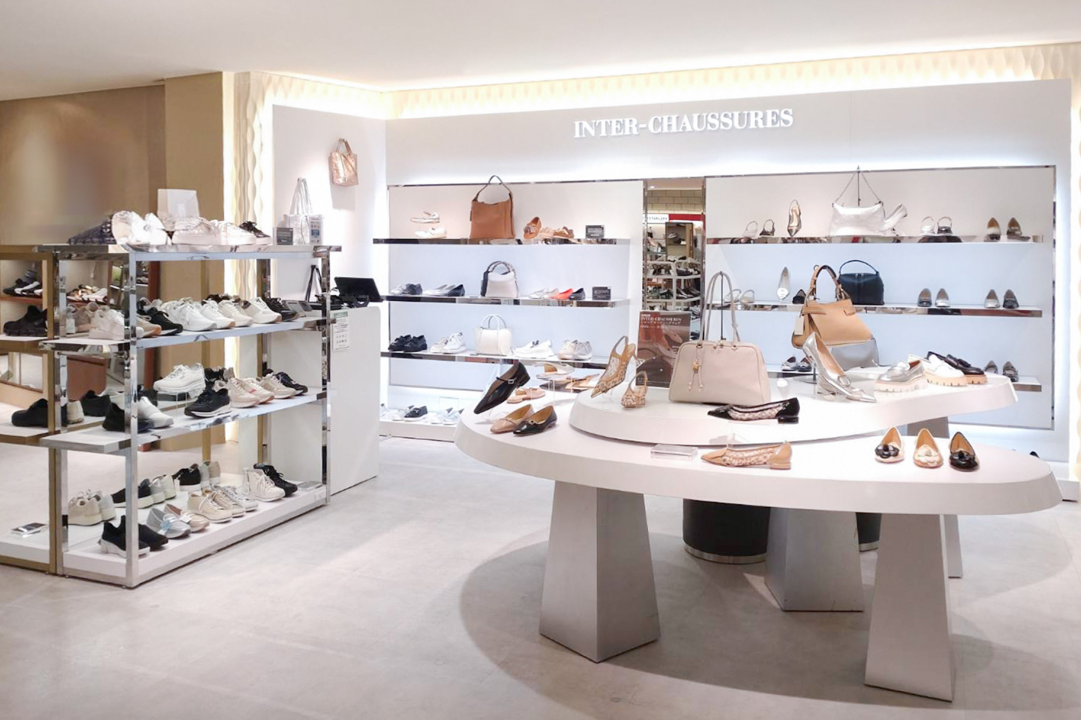 INTER-CHAUSSURES＜インター ショシュール＞阪神梅田本店