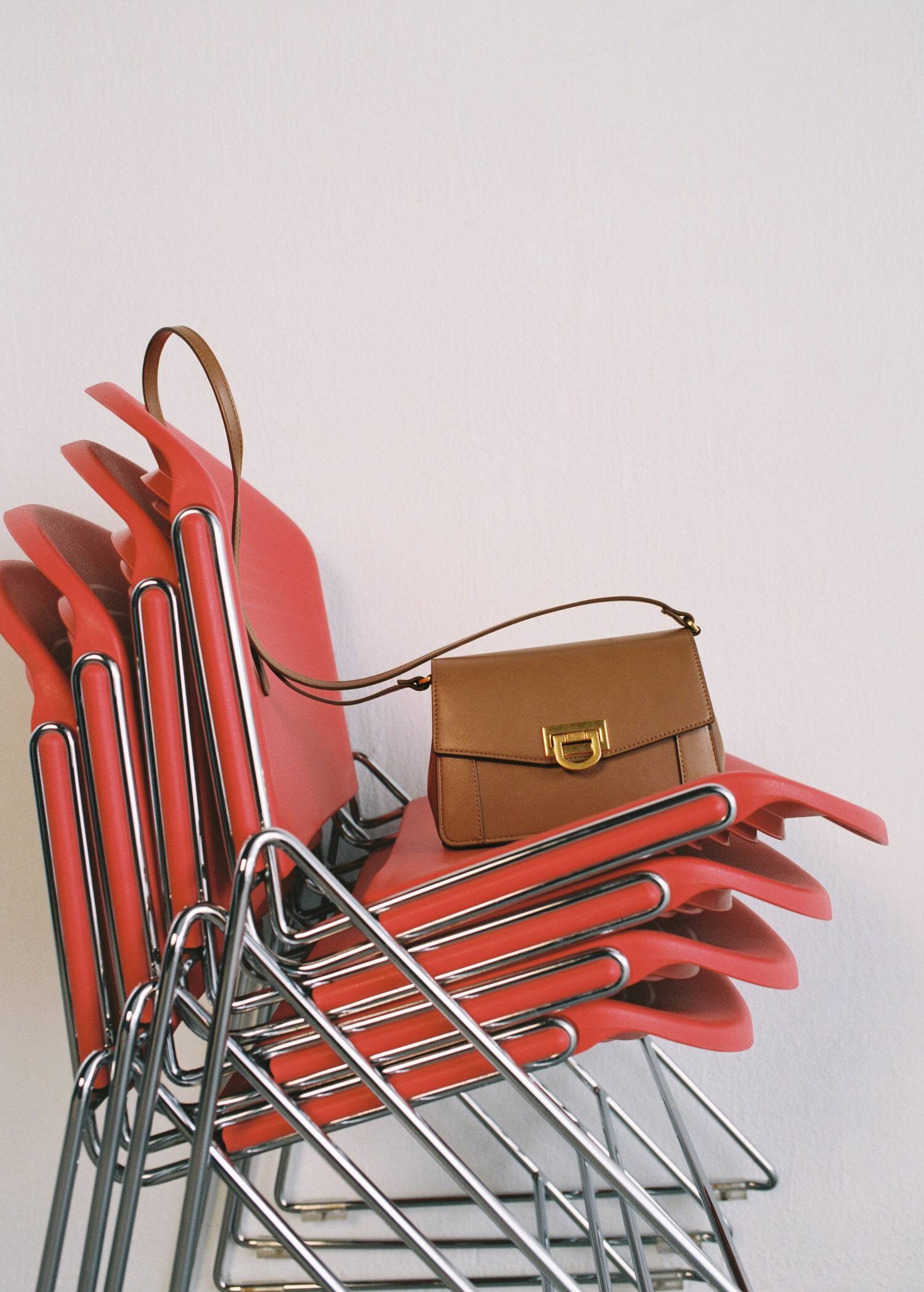 MANGO - LOOKING PREPPED