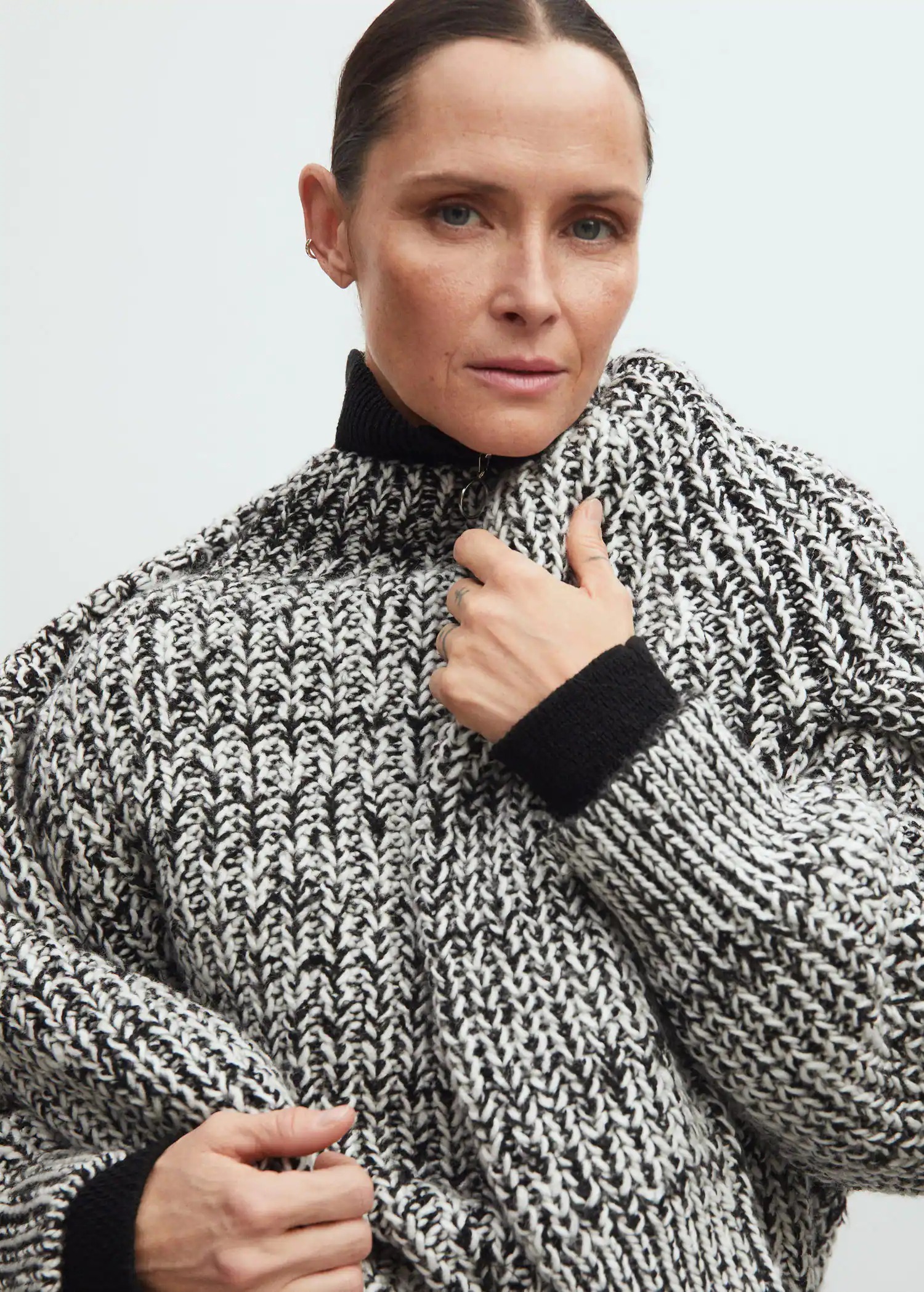 MANGO - COSY STAPLES