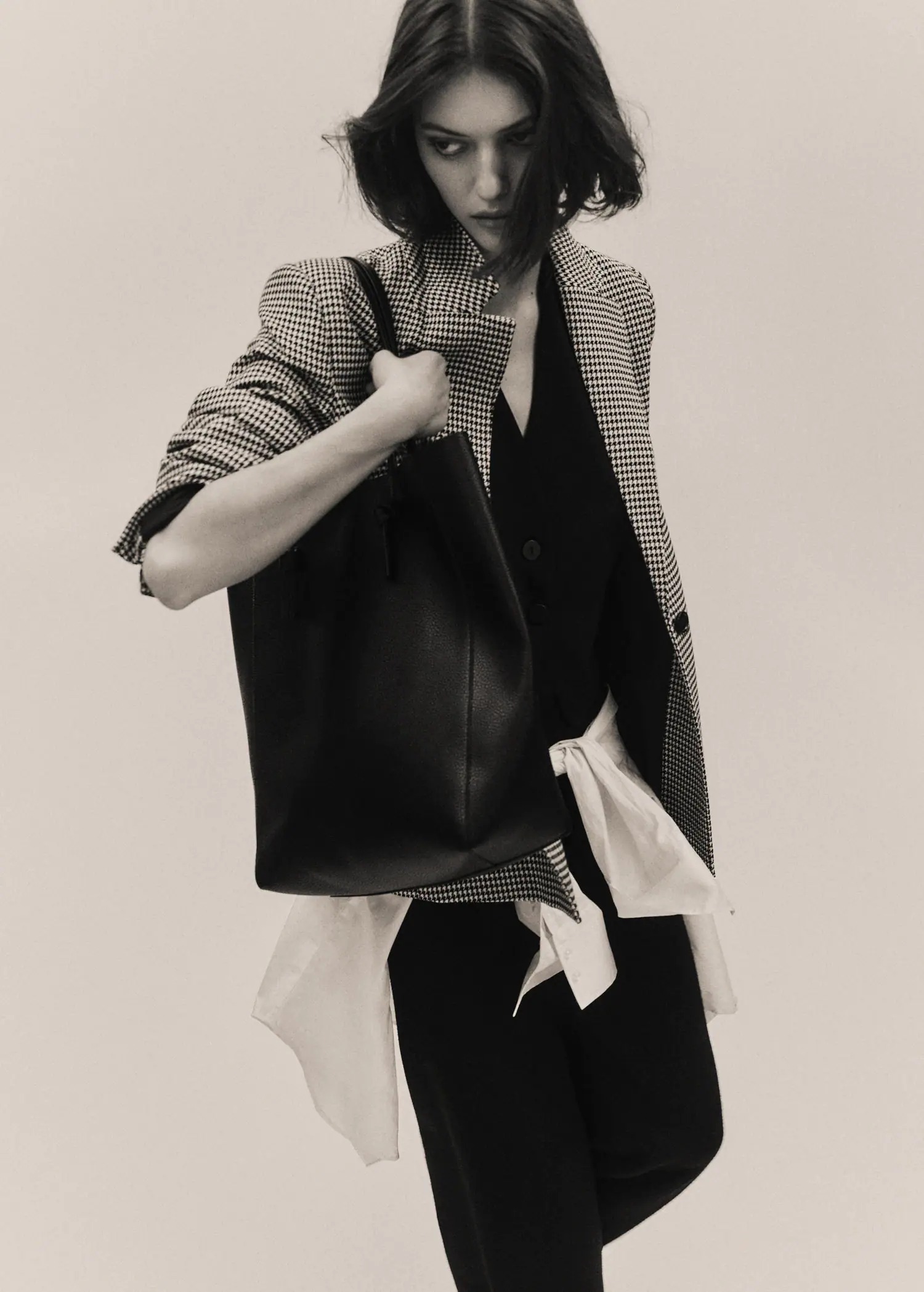 MANGO - THE BLACK & WHITE EDIT